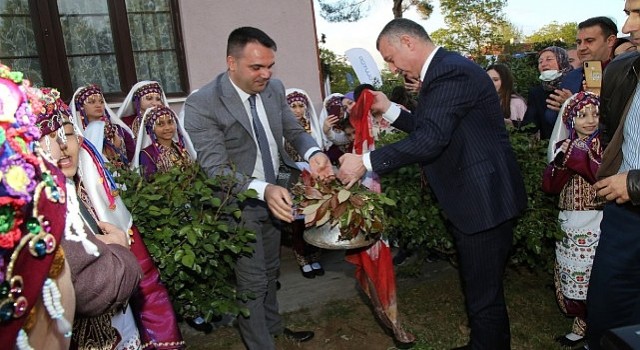 Kocaeli Büyükşehir Belediye Başkanı Tahir Büyükakın, Hıdırellez Bayramı nedeniyle bir kutlama mesajı yayınladı