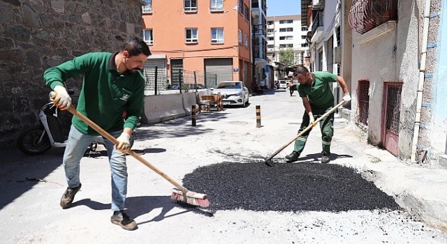 Konak;ta yol ve kaldırım çalışmaları hız kesmeden sürüyor