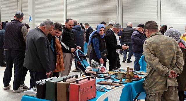 Selçuklu 2.El Pazarı vatandaşlardan oldukça yoğun ilgi gördü