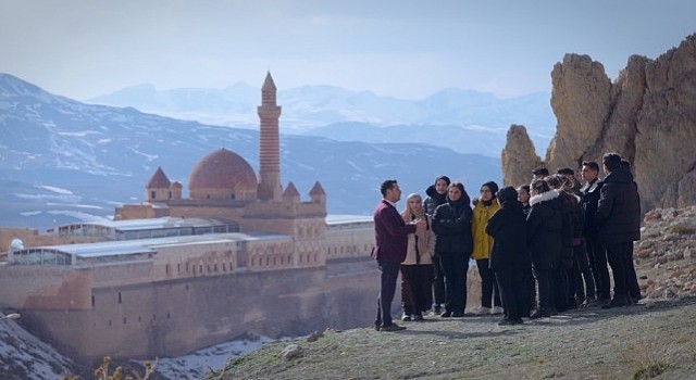 “Ağrı&#39;nın Zirvesinden Gerçek Hikayeler” Teknoloji ile Hayallerine Ulaşmak İsteyen Öğrencilerin Hikayesi Belgesele Dönüştü