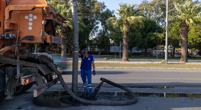 İzmirin altyapı hatlarında temizlik seferberliği