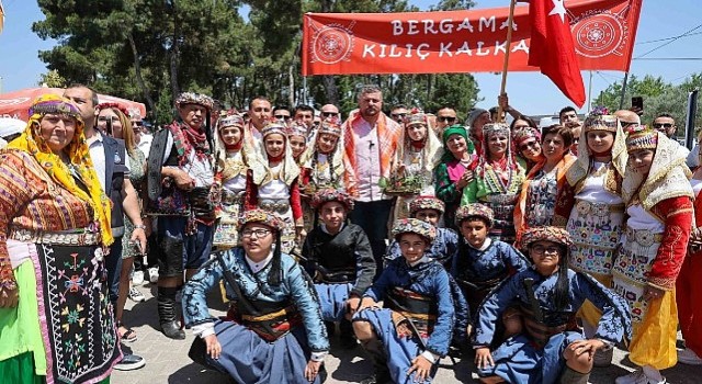 İzmirliler Belenbaşı Kiraz Festivali nde buluştu