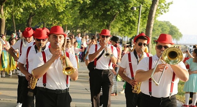 Küçükçekmece Belediyesi ve Seiba Uluslararası Hikâye Anlatıcılığı Merkezinin ortaklaşa düzenlediği V. Uluslararası Masalİstanbul Festivali, Göl Kenarı Amfi Tiyatroda başladı