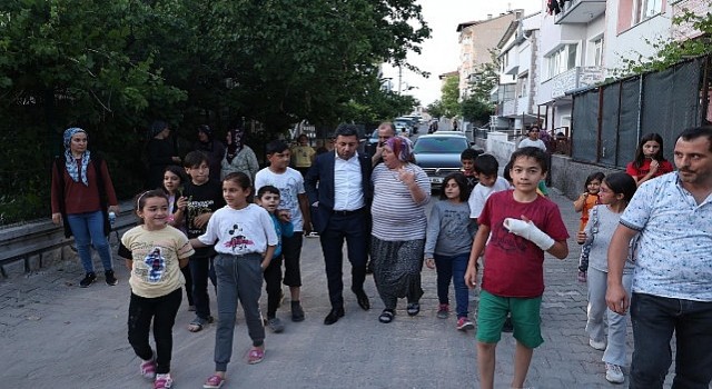 Nevşehir Belediye Başkanı Rasim Arı, belediye ekiplerinin çalışma alanlarındaki inceleme ve mahalle ziyaretlerine devam ediyor