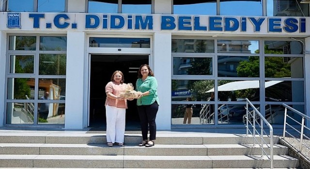 Afyonkarahisar Belediye Başkanı Burcu Köksal, Didim Belediye Başkanı Hatice Gençayı ziyaret etti.