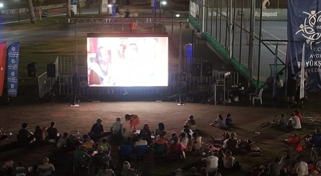 Aydın Tekstil Parkta sinema geceleri yoğun ilgi gördü