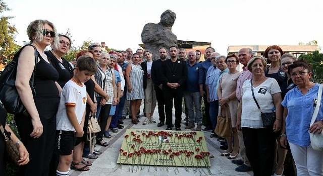 Bornovada duygu dolu Srebrenica anması