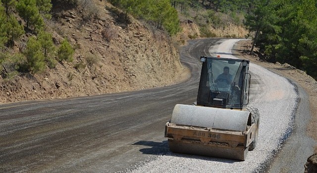 Büyükşehirden Alanya Yaylakonak yoluna asfalt