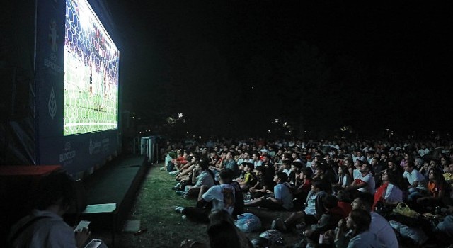 Çankaya Belediyesi, 2024 Avrupa Futbol Şampiyonası son 16 tur heyecanını Ahlatlıbel Atatürk Parkında Başkentlilerle buluşturdu