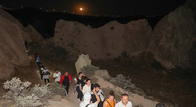 Dolunay yürüyüşü Kızılçukur Vadisinde yapıldı