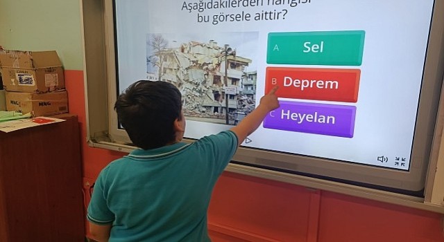 Afete hazırlıklı nesiller için Visadan UNDP ve Habitat Derneği iş birliği ile İstanbul da “Afet Bilinci” eğitimleri