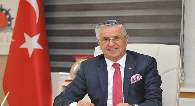 Başkan Topaloğlu: “Öğrencilerimizi ücretsiz taşımaya devam ediyoruz.”