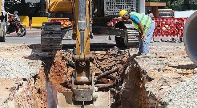 Büyükşehir Konyaaltında altyapı çalışmasını sürdürüyor