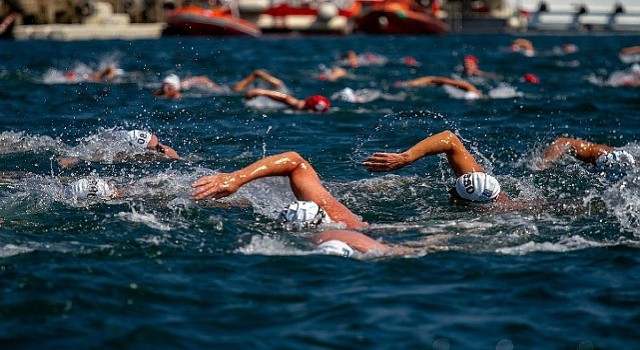 Memorial, 36. Samsung Boğaziçi Kıtalararası Yüzme Yarışında Sporcuların Yanında