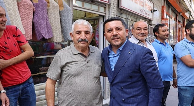 Nevşehir Belediye Başkanı Rasim Arı, Belediye Caddesi ve Keçeciler Caddesinde esnaf ziyaretlerinde bulundu