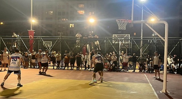 Sokak basketbolu heyecanı Göztepe de devam etti