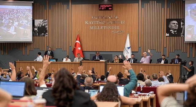 Başkan Tugay: Saygı ve bağlılıkla şehrimize hizmet edeceğiz