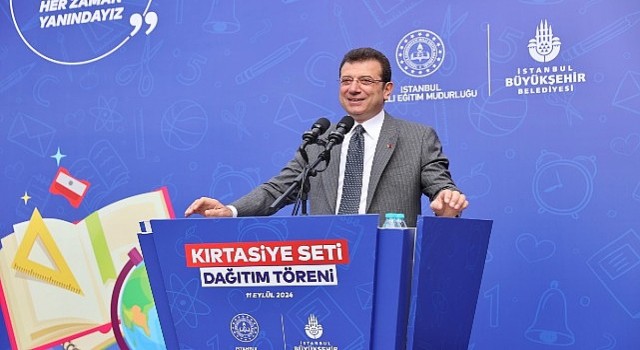 Ekrem İmamoğlu, Bayrampaşada kırtasiye seti dağıtım törenine katıldı