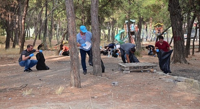 Gönüllülerden çevre temizliği Kıvılcımı