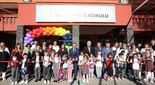 İlk Ders Zilini Protokol Çaldı