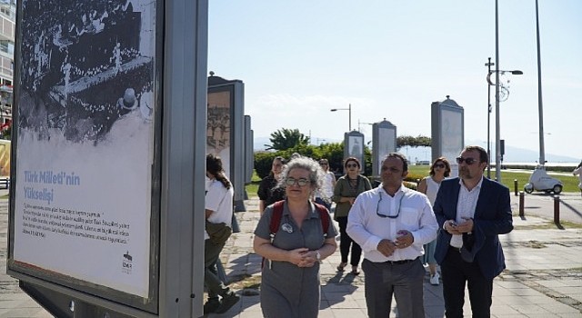 “İzmirin Kurtuluş Bayramı” sergisinde gurur dolu anlar