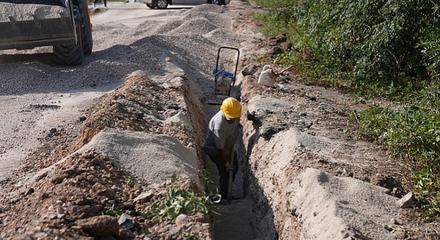 Körfez Çıraklı ve Himmetli mahallelerine yeni içme suyu hatları yapılıyor.