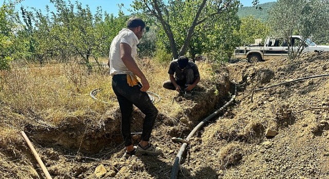 Manavgat Çaltepede eskiyen içme suyu şebekesi yenileniyor