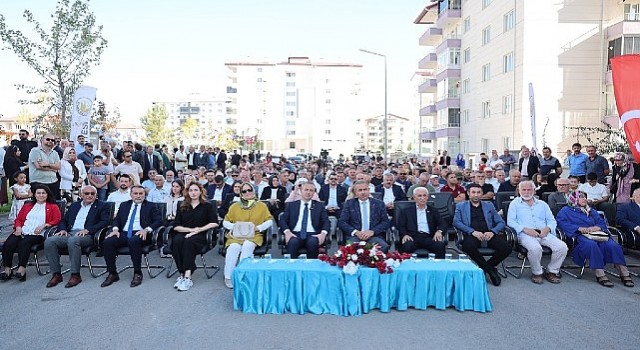 Sivas Belediyesi tarafından Şeyh Şamil Mahallesinde yapımı tamamlanan Nevzat Öztürk Parkı hizmete açıldı.