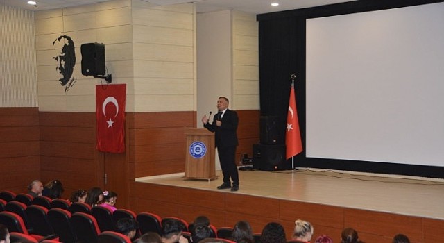 Dekan Prof. Dr. Gültekin yeni iletişimcilere ”Hoş Geldiniz” dedi