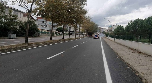 Derince Ertuğrul Gazi Caddesi nde yol çizgileri çizildi