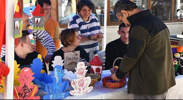 Engelsiz Yaşam Merkezi&#39;nin El Emeği Ürünleri İznik Panayırında