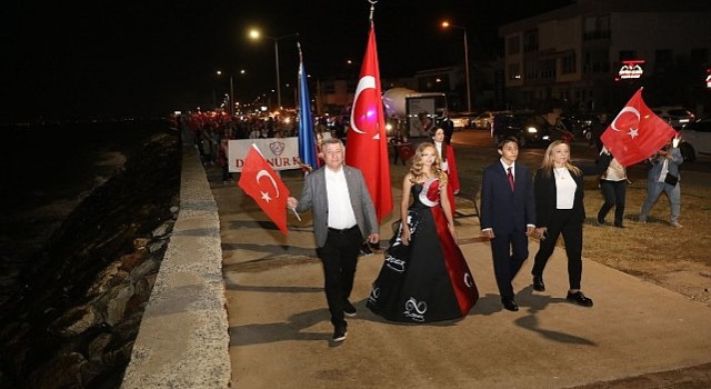 Güzelbahçede 101. Yıl coşkusu Sen Cumhuriyet tiyatro Oyunu Sergilendi