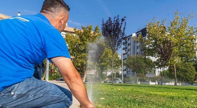 İzmirin parklarında akıllı sulama dönemi