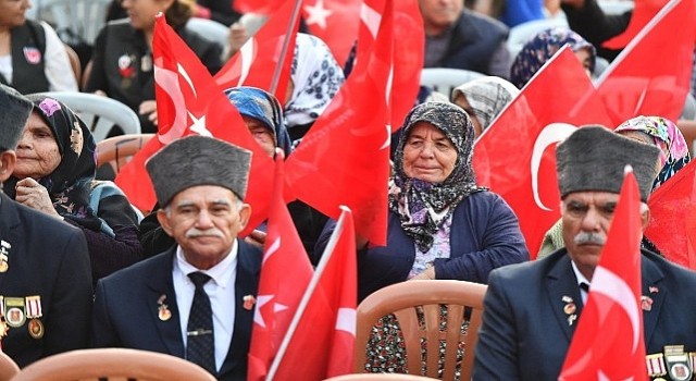 Ödemiş, Dikili ve Torbalı da Cumhuriyet Bayramı coşkuyla kutlandı