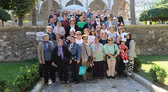 Salihliden Gelen Kadınlar Manisayı Adım Adım Gezdi