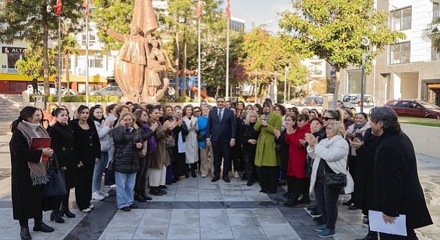 Balçova dan kadın cinayetlerine tepki - Yiğit, yerel yönetim eşitlik belgesini imzaladı