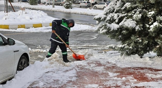 Başkan Arı “Nevşehirde Kar Mesaimiz Aralıksız Sürüyor”