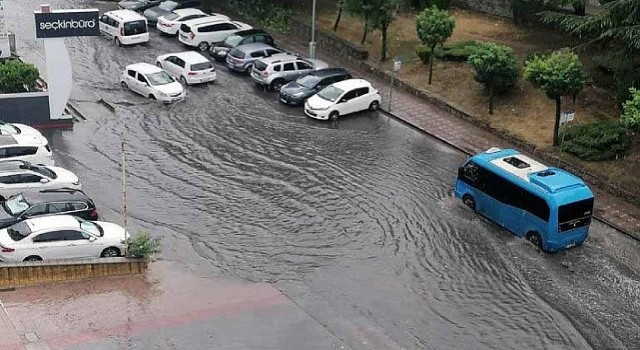 Büyükşehirden Gebze İstanbul Caddesindeki su taşkınlarına köklü çözüm