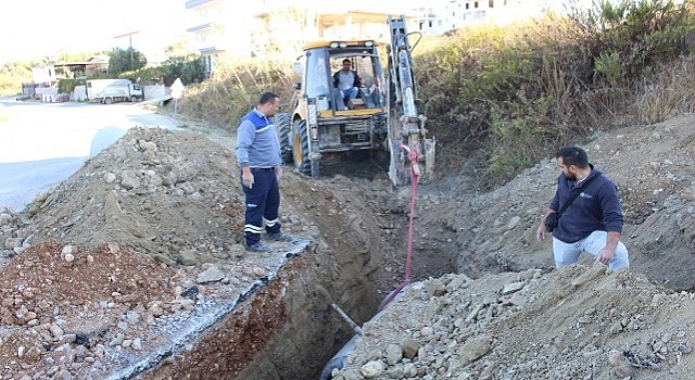 Manavgatta bozulan yollar onarılıyor