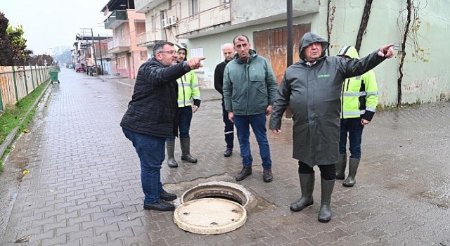 Büyükşehir ve MASKİ Ekipleri Şiddetli Yağışa Karşı Sahada