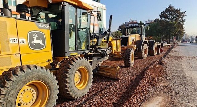 Çiğlide okul, hastane ve AOSB aksına hayati müdahale Eski Havaalanı Caddesi yenileniyor