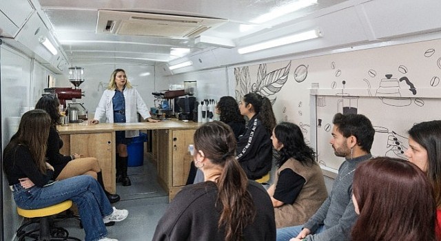 İzmir in Mobil Barista Otobüsü yollarda