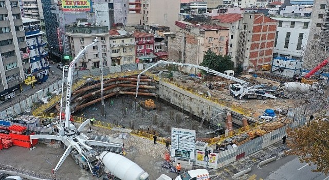 Konak ın yeni hizmet binasında temel betonu atıldı