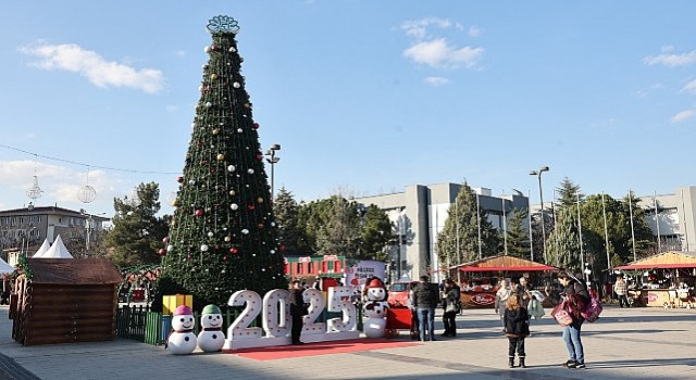 Nilüfer de Yeni Yıl Festivalinde eğlence ve alışveriş bir arada