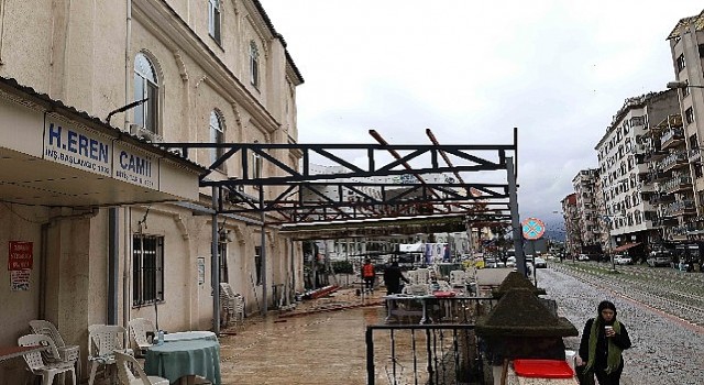 İzmit Eren Cami ne yeni sundurma