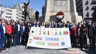 23 Nisan Kutlama Etkinlikleri Kapsamında Atatürk Anıtına Çelenk Koyma