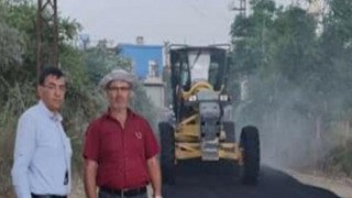 CHP Çukurova İlçe Örgütü, Pirili köyünde yapılan yol çalışmasını inceledi.