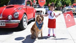 Kadıköy’de 19 Mayıs Atatürk’ü Anma, Gençlik ve Spor Bayramı etkinlikleri kapsamında onlarca kişi küreklere asıldı