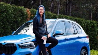 Milli Voleybolcu Meryem Boz BMW X1’in Direksiyonuna Geçti