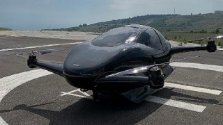 Uçan araba AirCar’ın iki yolcu ile 50 kilometre menzil yapması hedefleniyor